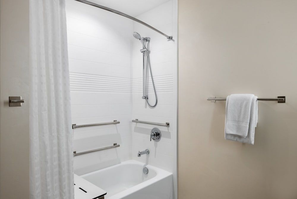 Suite, 1 Bedroom, Mobility Accessible (Communications)