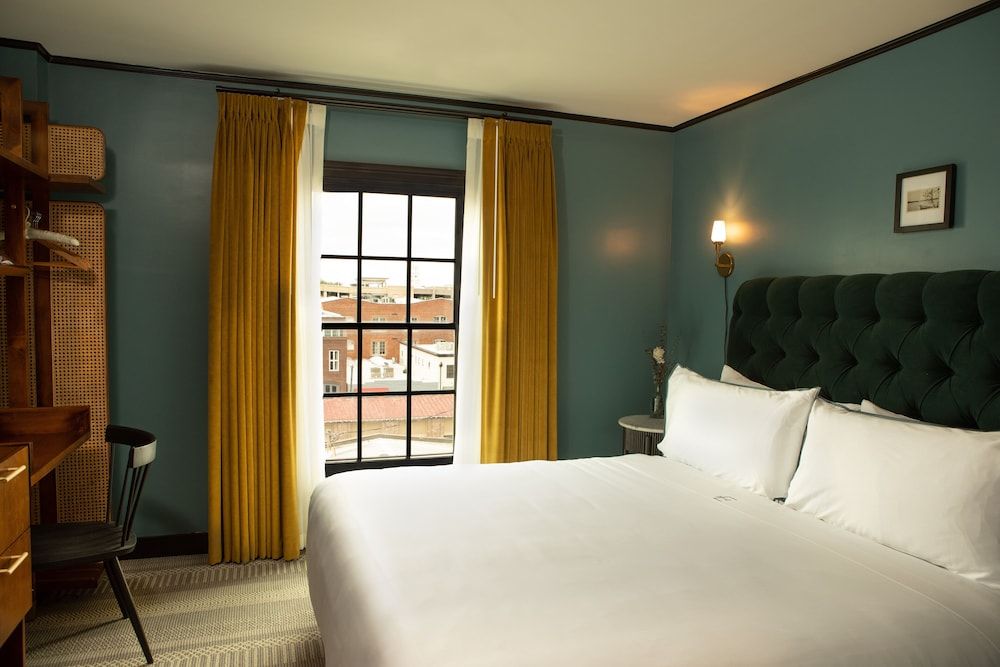 Emeline Room, 1 King Bed (Atelier) 2