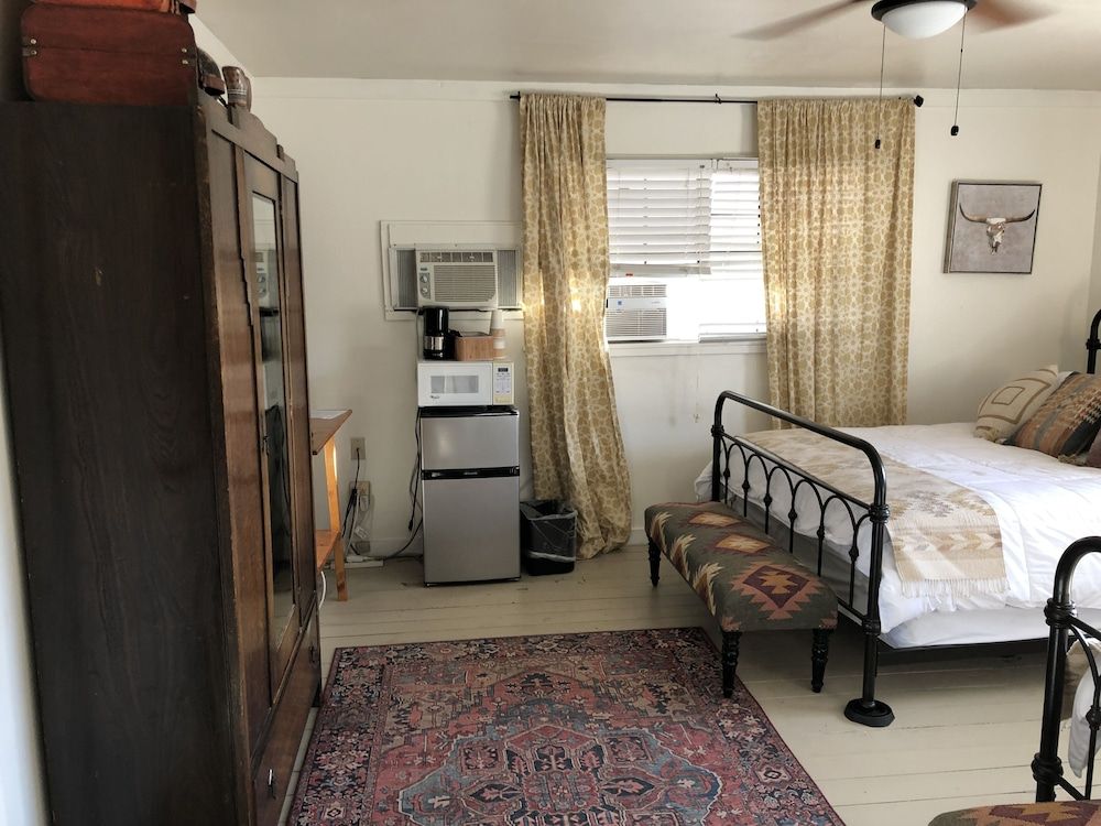 Fort Davis Drug Store Hotel Traveller - Room 5 2