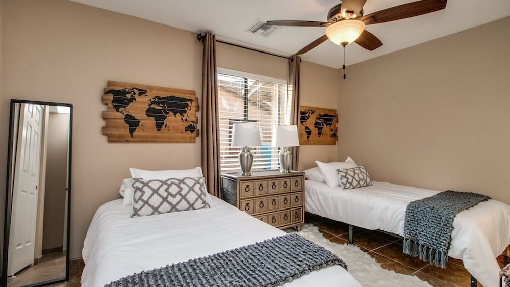 Studio (4 Bedrooms)