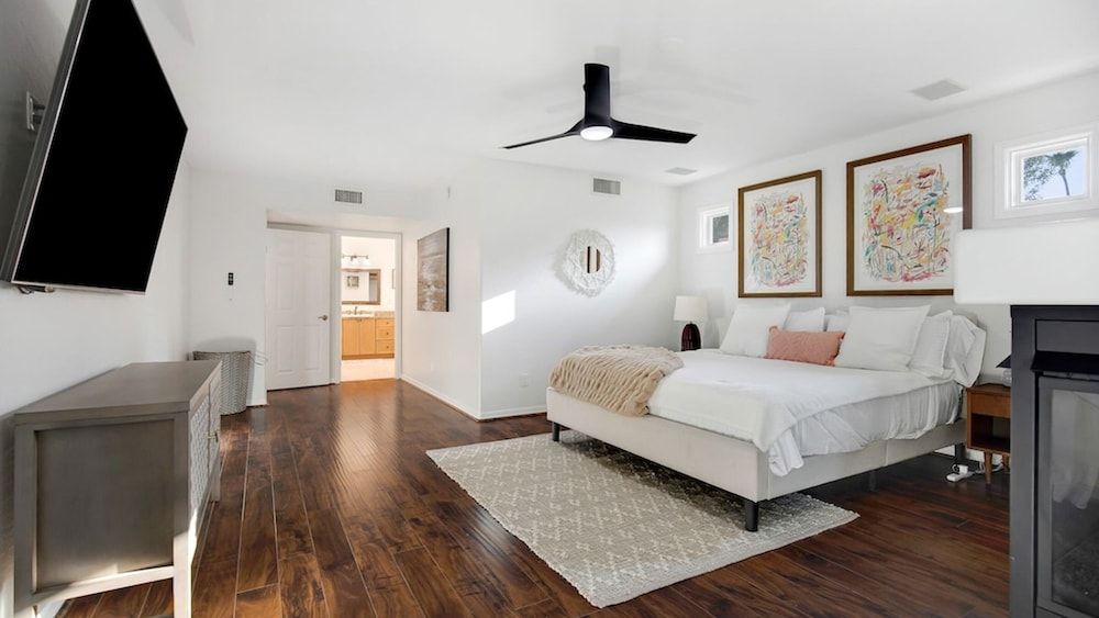 Studio (5 Bedrooms)