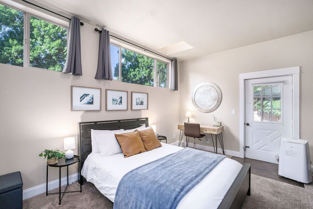 Apartment, 1 King Bed with Sofa bed, Patio, Garden View (633 Mathews St.)