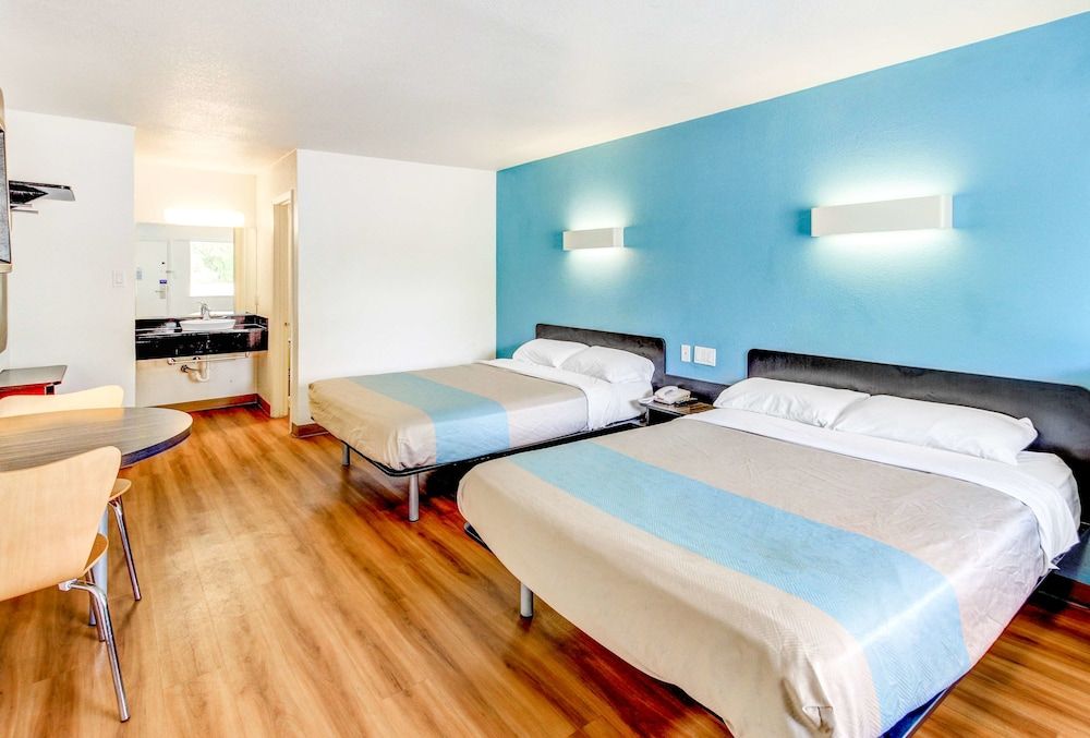 Standard Room, 2 Queen Beds, Smoking