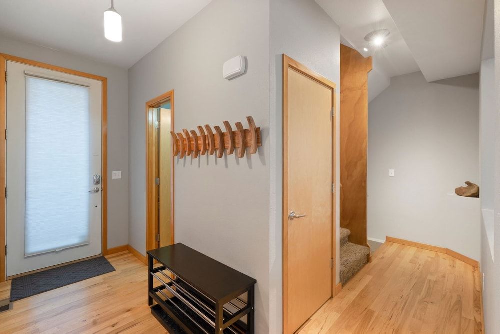 Sleek Home Near Old Town W/ Rftp Hot Tub & Mtn Views House, Multiple Beds, Hot Tub, Garden View (369 Osiander St) 10