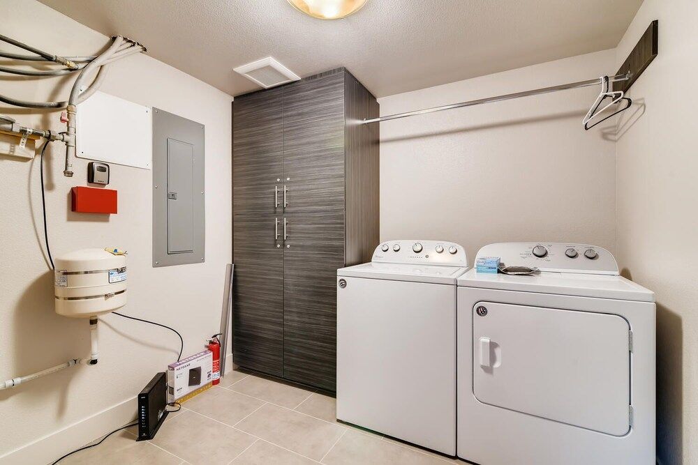 Fancy Townhome Near Old Town, Breweries and River! House, Multiple Beds, Patio, Garden View (844 Jerome St. (Unit 1)*) 16