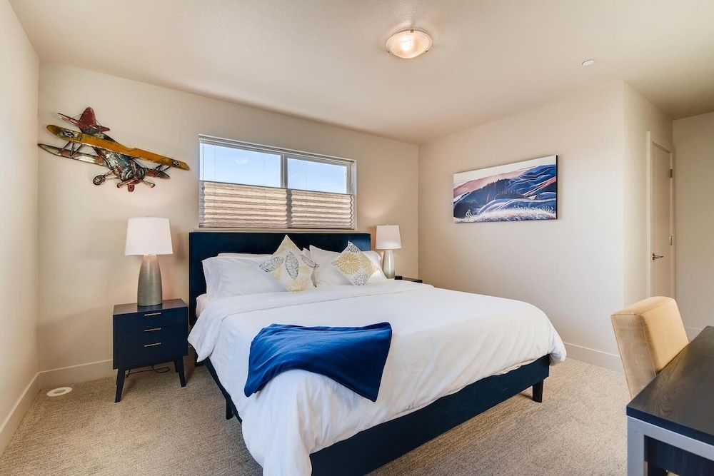 Fancy Townhome Near Old Town, Breweries and River! House, Multiple Beds, Patio, Garden View (844 Jerome St. (Unit 1)*) 7