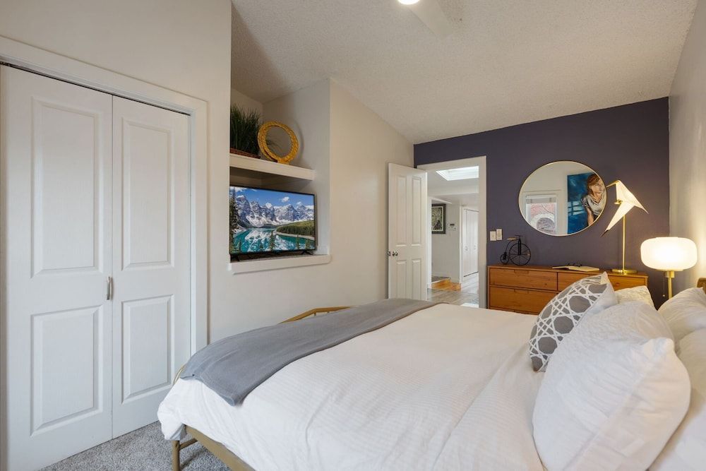 House, Multiple Beds, Patio, Garden View (242 Pine Street)