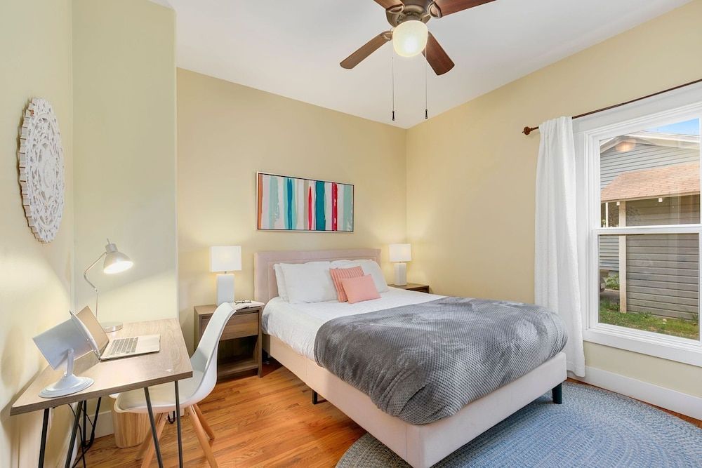 Walk Everywhere - Art, Restaurants, Poudre River House, 2 Queen Beds, Patio, Garden View (118 Whitcomb - Unit A (main))