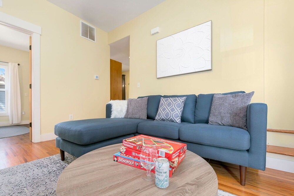 Walk Everywhere - Art, Restaurants, Poudre River House, 2 Queen Beds, Patio, Garden View (118 Whitcomb - Unit A (main)) 12