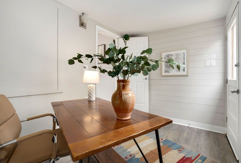 Charming Old Town Bungalow W/ Free Cruiser Bikes House, Multiple Beds, Patio, Garden View (417 Park St.) 18