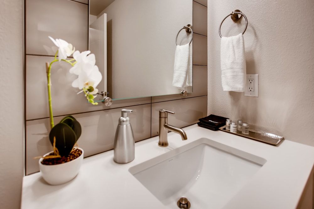 Old Town Swank - Brand New to Brewery District! House, Multiple Beds, Patio, Garden View (908 Jerome St. (Unit 1)*) 10