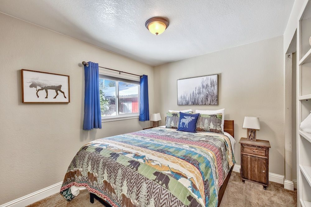 House, Multiple Beds, Patio, Mountain View (Dancing Bear Cabin)