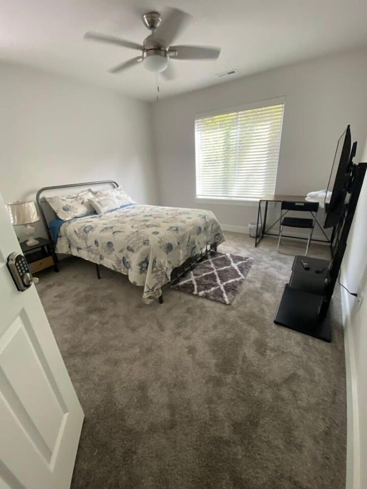 Room, Shared Bathroom, Mountain View