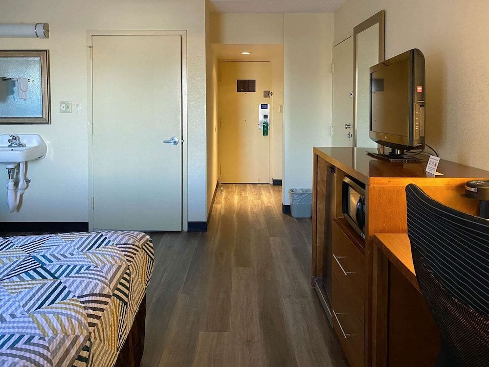 Studio 6 Suites Catonsville, Md – Baltimore West Standard Room, 1 Queen Bed, Non Smoking 7