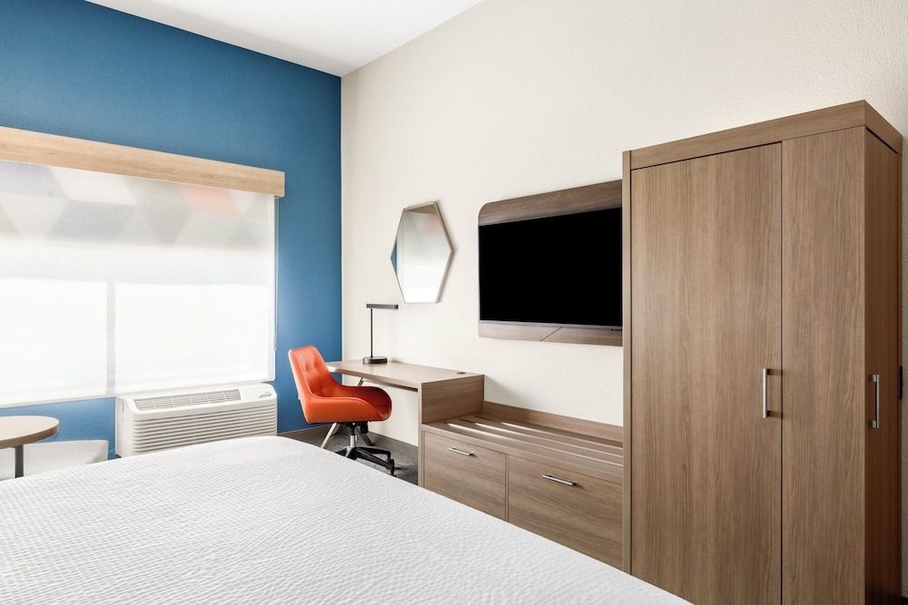 Standard Room, 1 King Bed