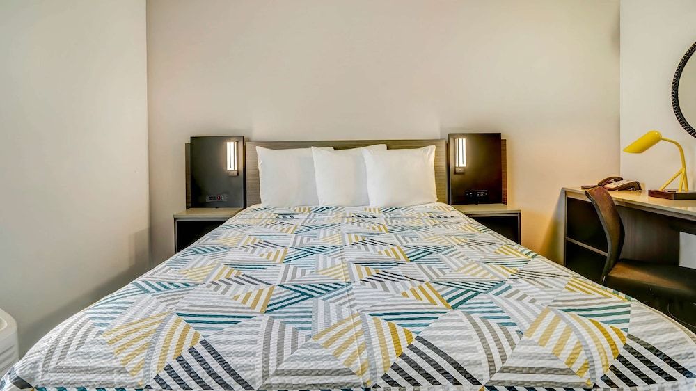 Standard Room, 1 Queen Bed, Non Smoking