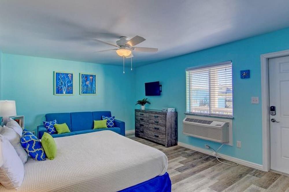 Condo, 2 Bedrooms