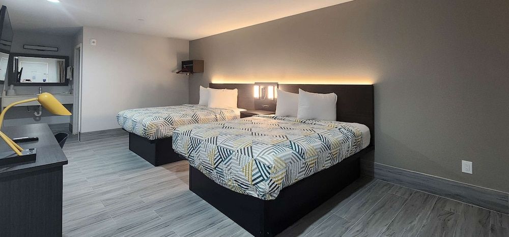 Motel 6 Aransas Pass, Tx Standard Room, 2 Queen Beds, Accessible, Non Smoking 3