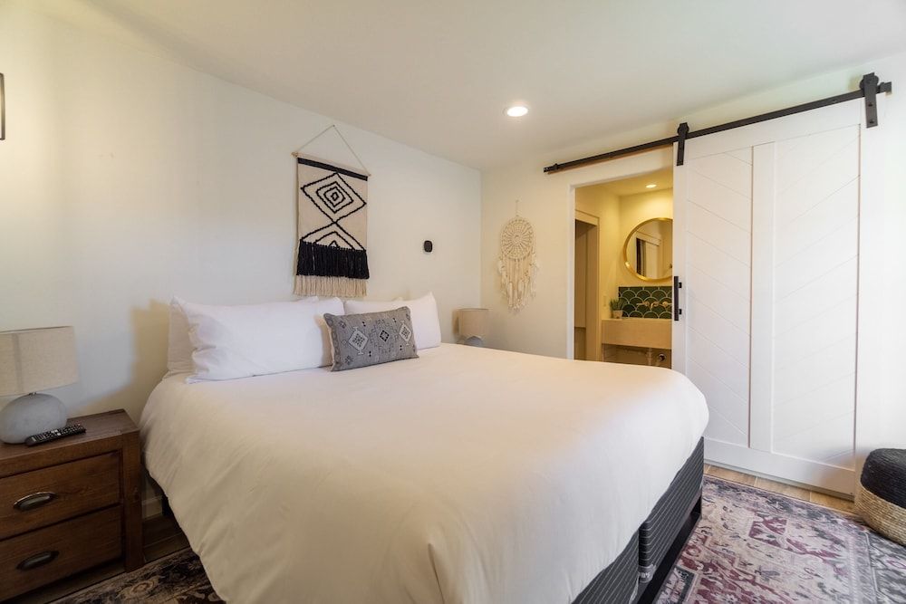 House (4 Bedrooms)