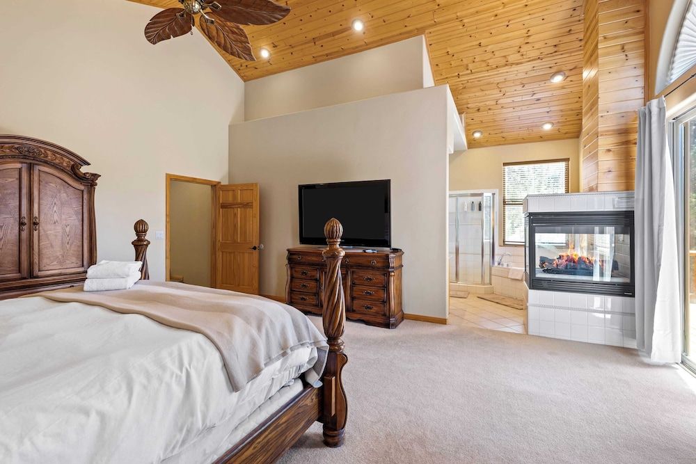 House (4 Bedrooms)