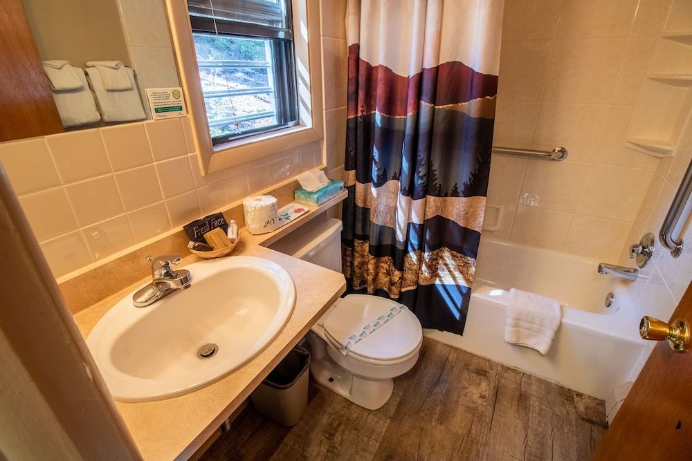 Castle Mountain Lodge Castle Motel Room 1 4