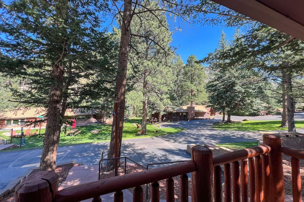 Castle Mountain Lodge Castle Motel Room 1 3