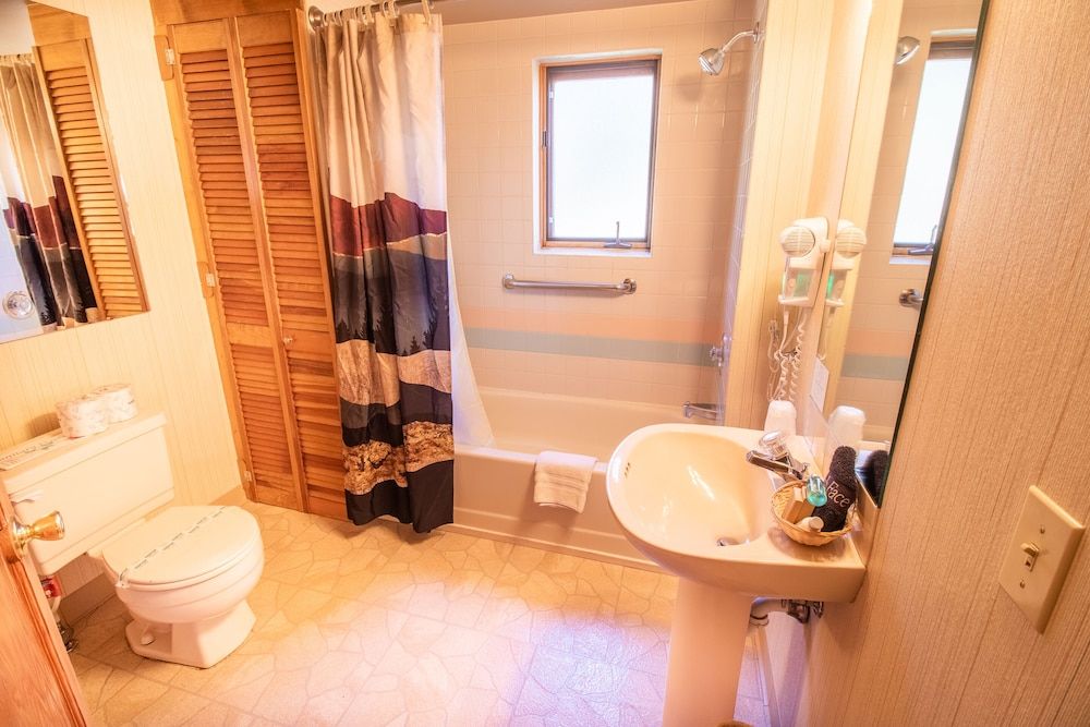 Castle Mountain Lodge Castle Motel Room 1 5