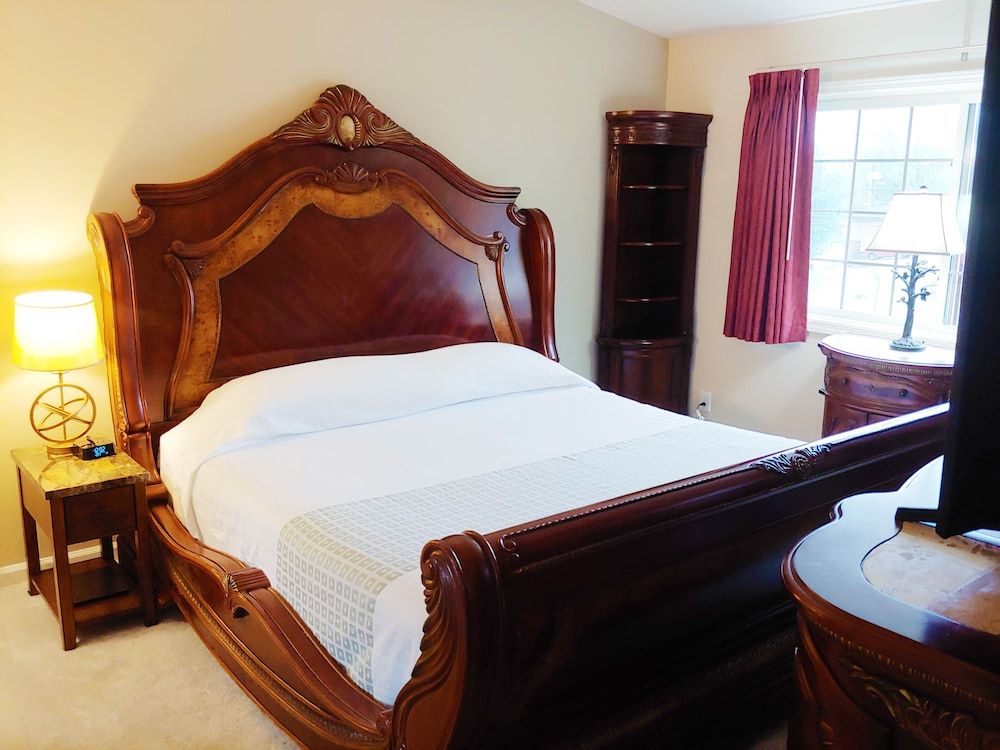 Grand Penthouse, 1 King Bed, Jetted Tub, Hill View
