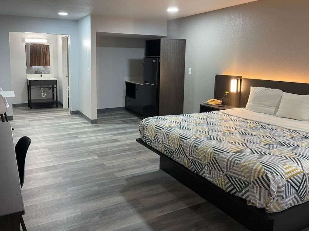 Studio 6 Texarkana, Tx Standard Room, 1 King Bed, Accessible, Non Smoking 7