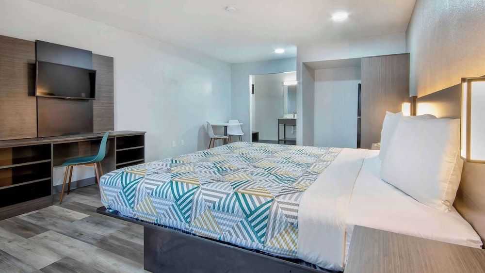 Studio 6 Texarkana, Tx Standard Room, 1 King Bed, Accessible, Non Smoking 5