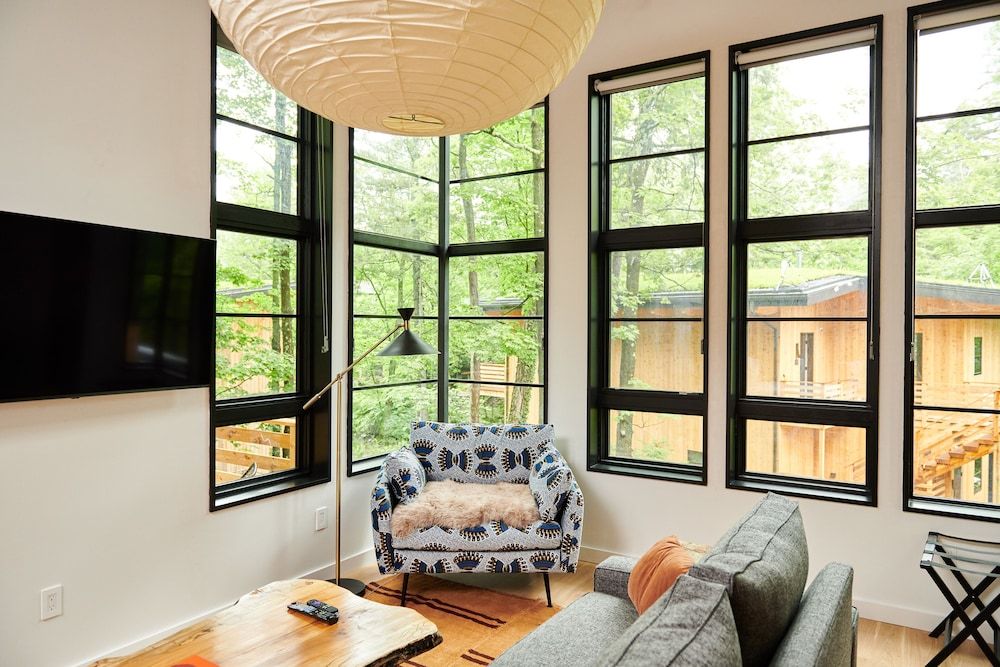 Woodstock Way Hotel Premium Room, 1 King Bed with Sofa bed 8