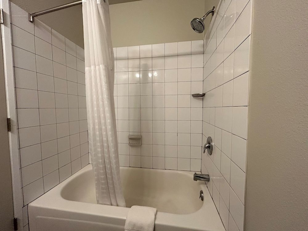 Four Sevens Motel Standard Single Room, 1 Queen Bed 4