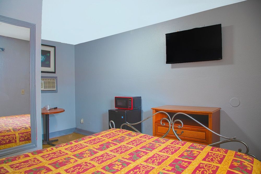 OYO Hotel I-20 Decatur, East Atlanta Room, 1 Queen Bed, Non Smoking 5