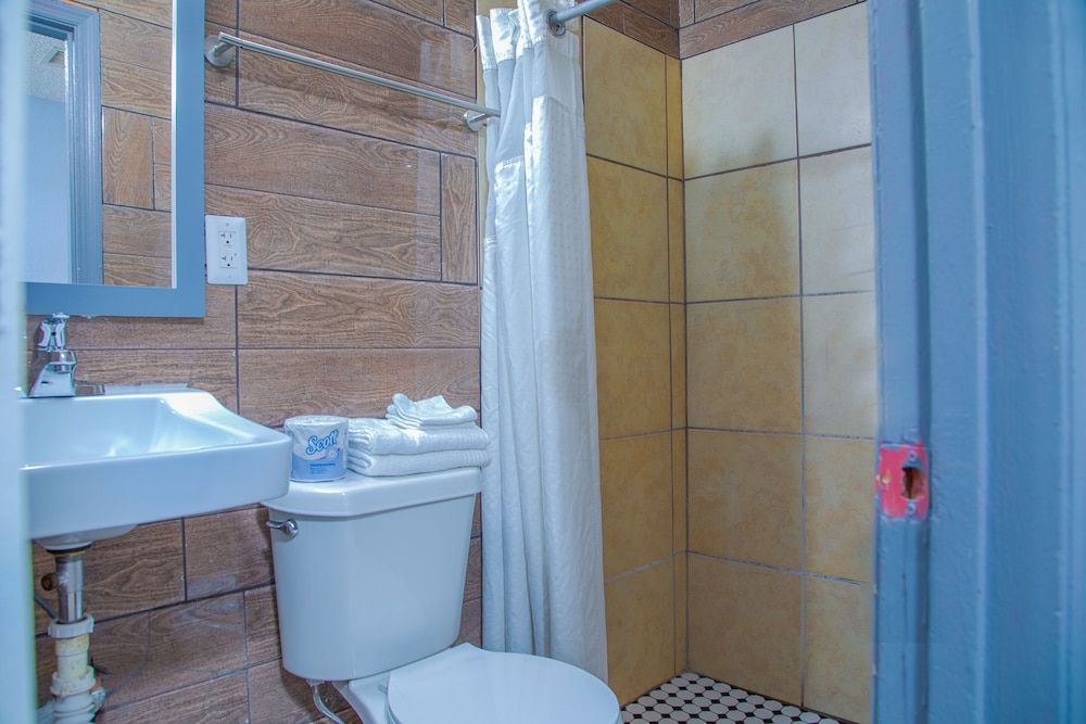 OYO Hotel I-20 Decatur, East Atlanta Room, 1 Queen Bed, Non Smoking 4