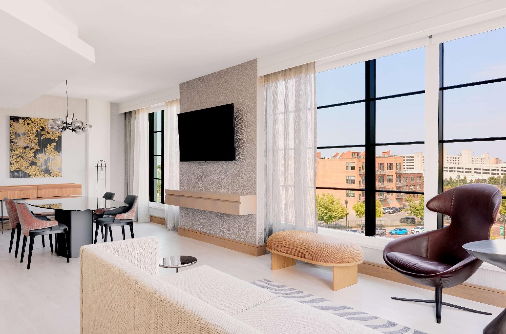 1 King 1 Bedroom Presidential Suite City View