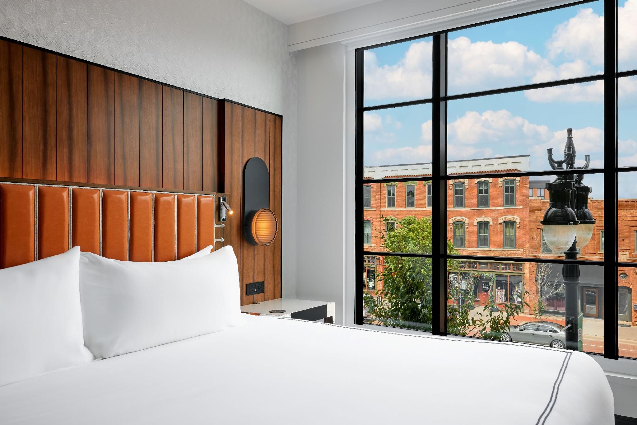 1 King Bed Hearing Accessible