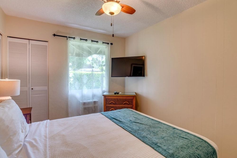 Condo, 2 Bedrooms, Balcony, Partial Ocean View (KPL-28)