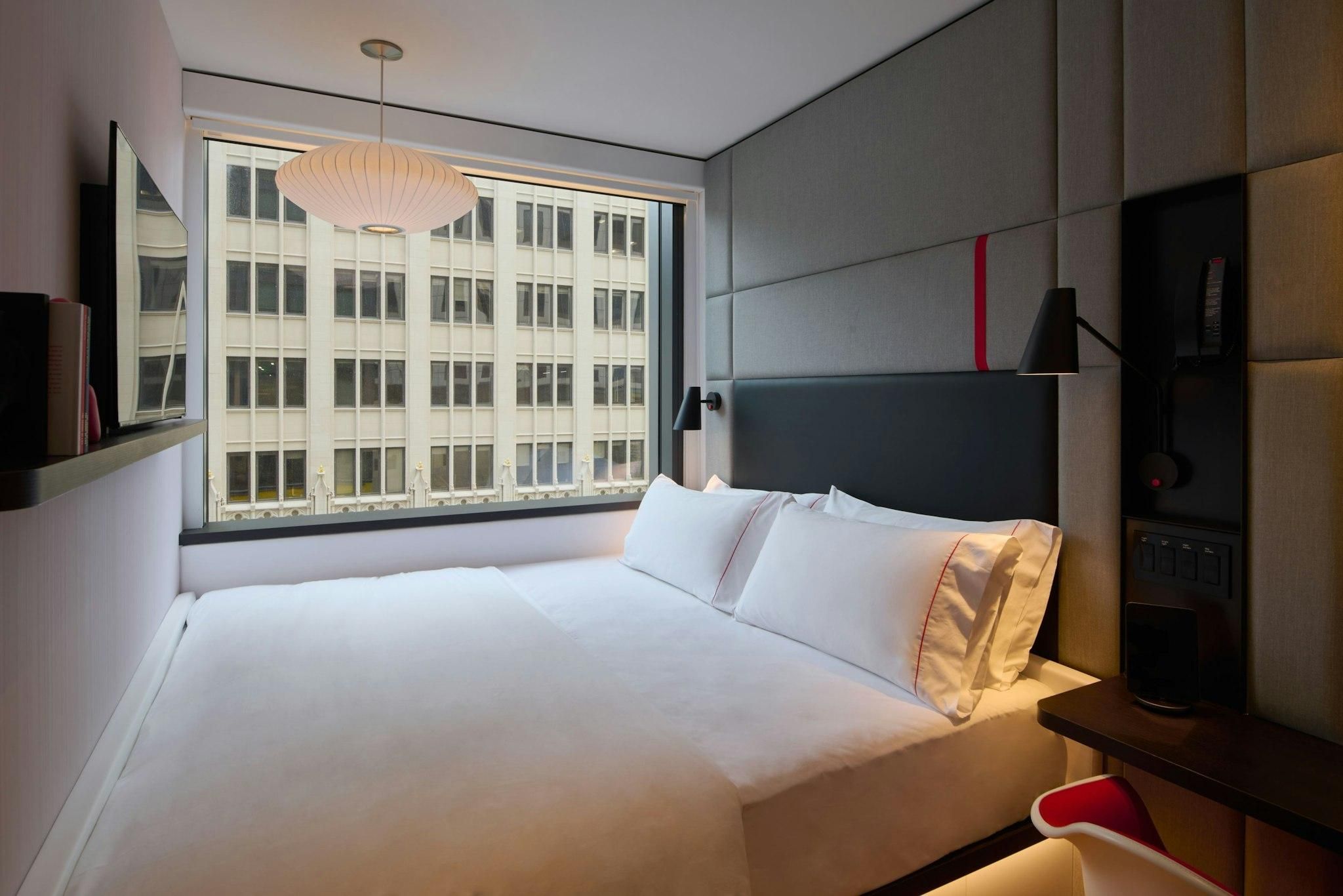 citizenM Austin Downtown Guest Room, 1 King 2