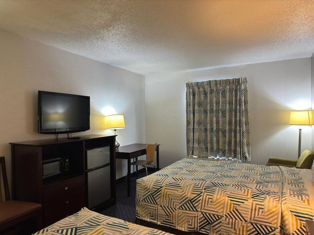 Deluxe Room, 2 Queen Beds, Non Smoking, Refrigerator & Microwave