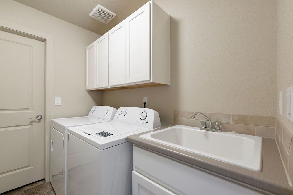 Urban Oasis near Breweries & Old Town - Free Bikes Townhome, Multiple Beds, Patio 11