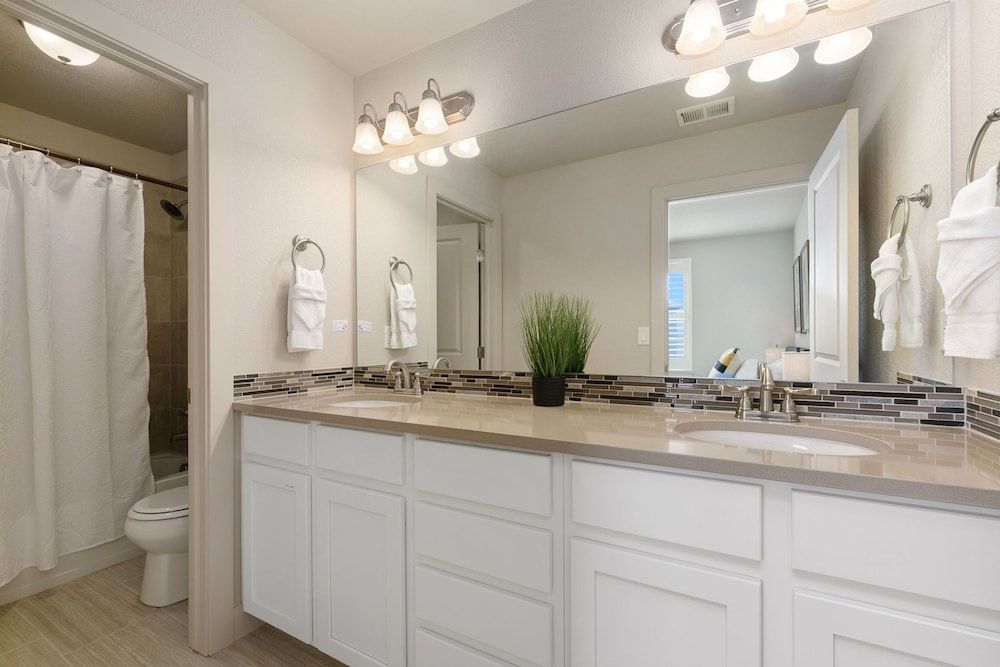 Urban Oasis near Breweries & Old Town - Free Bikes Townhome, Multiple Beds, Patio 8