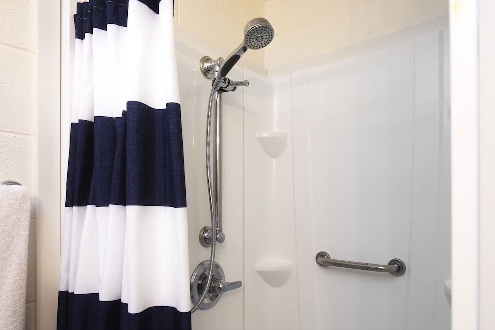 Oasis Lake Buchanan Family Studio, 2 Double Beds, Lake View 4