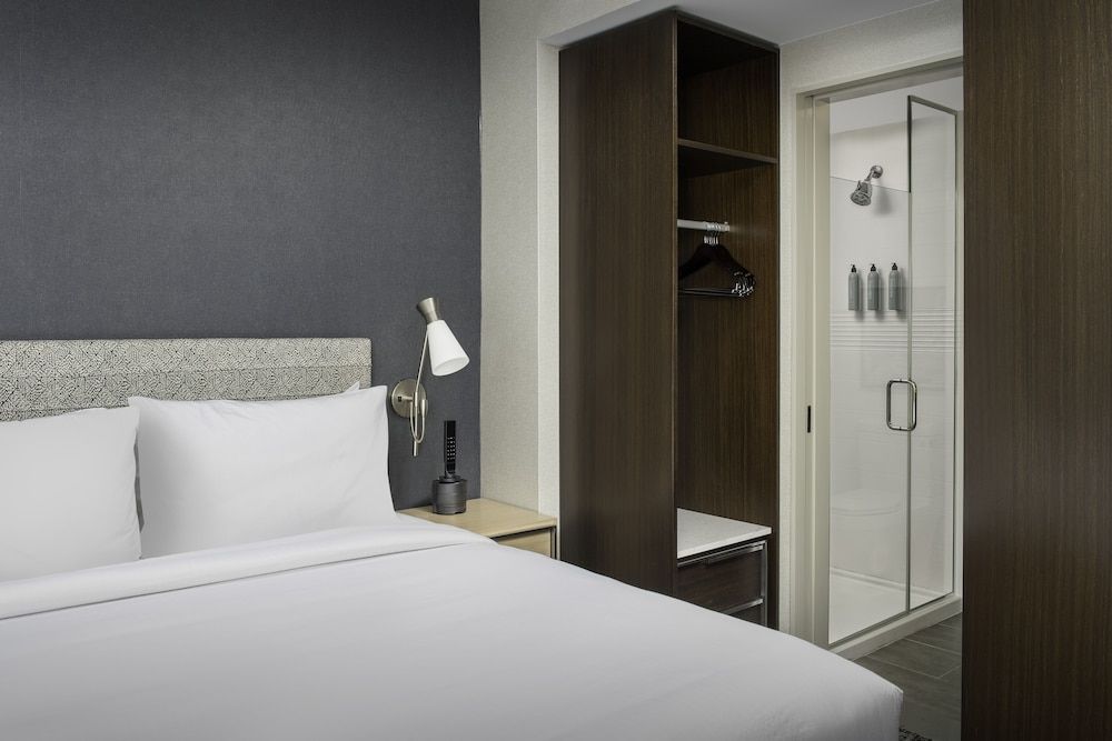 Residence Inn By Marriott New York Queens Studio, 1 King Bed with Sofa bed 3