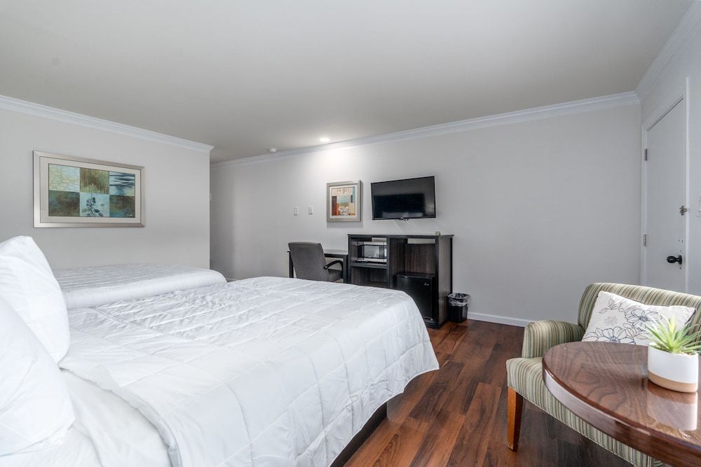 Crewe Boutique Inn Comfort Double Room 2