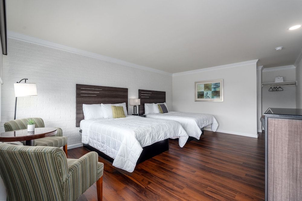 Crewe Boutique Inn Comfort Double Room 5