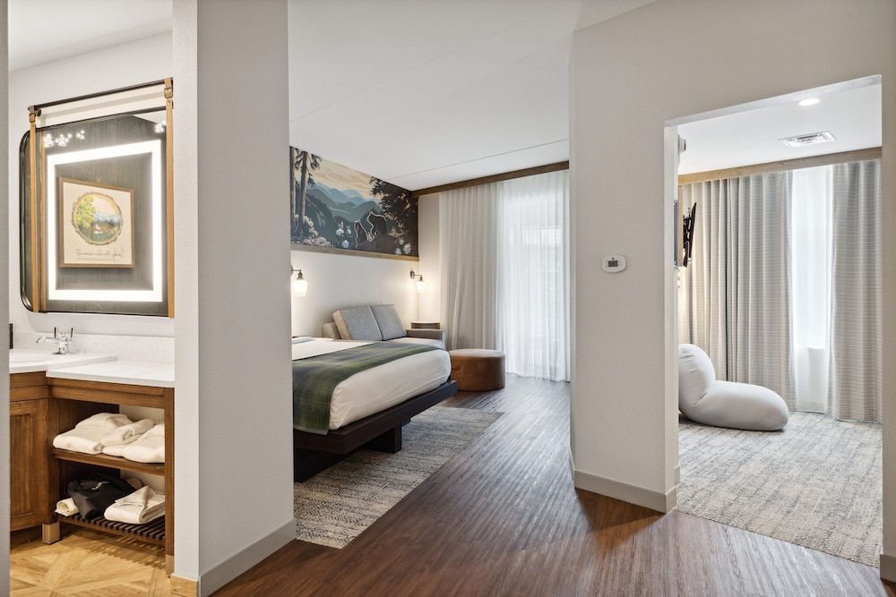 HeartSong Lodge & Resort JUNIOR SUITE - Inside corner 6