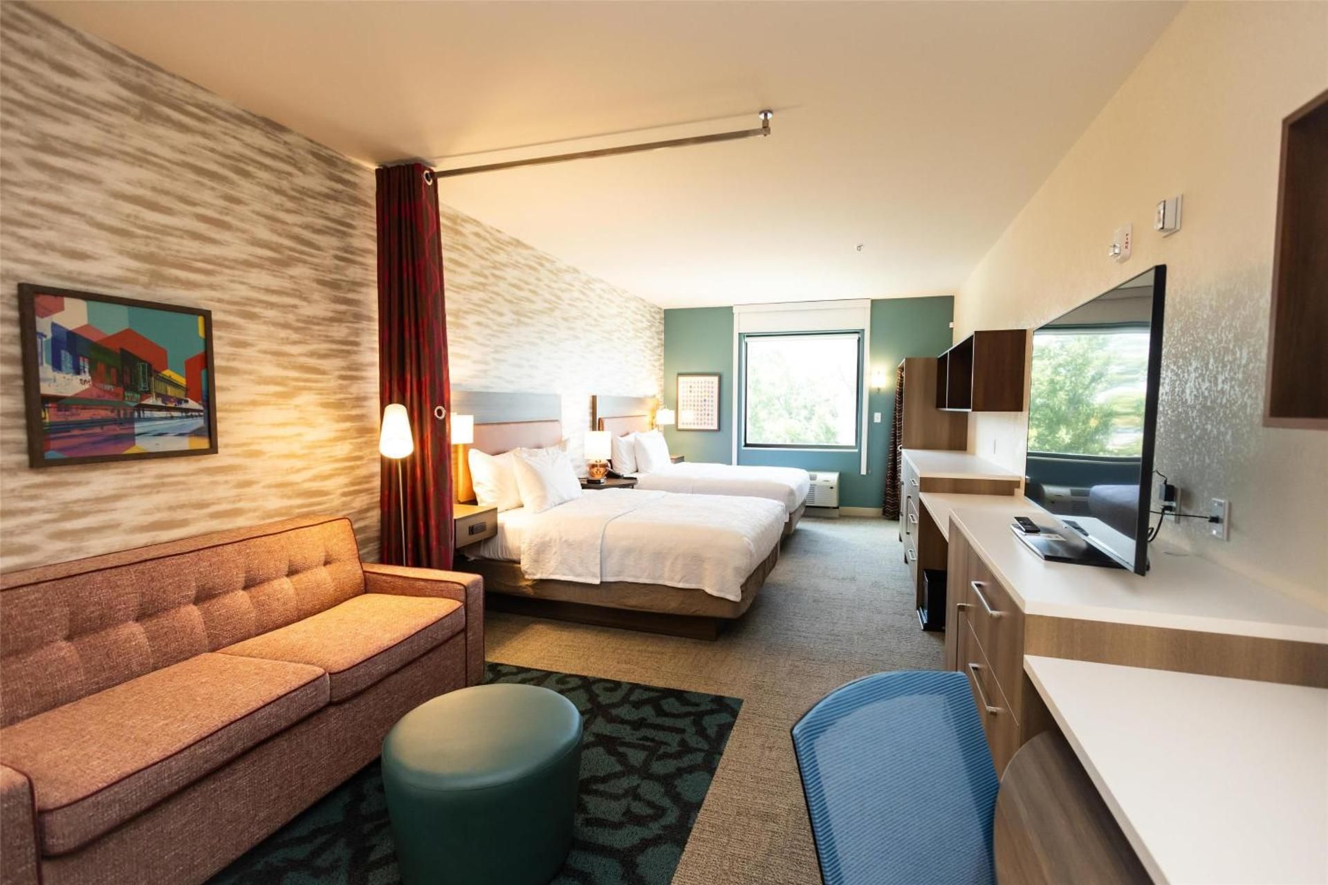 2 Queen Hearing Accessible Studio Suite