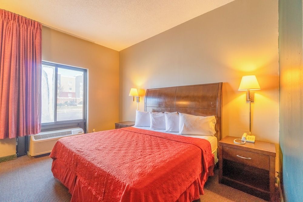Suite, 1 King Bed, Non Smoking