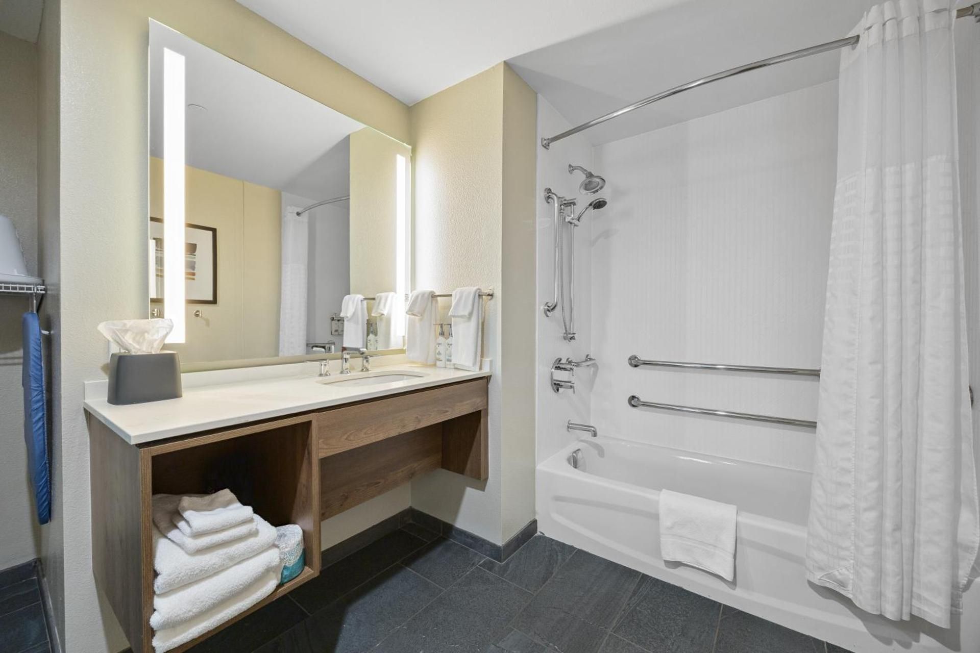 Two-Bedroom Suite with Communications and Mobility Accessible Tub