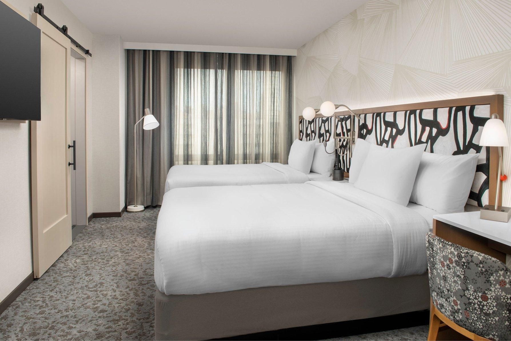 Suite, 2 Queen, City view